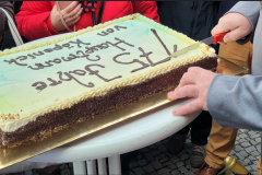 Anschnitt der Torte. Foto: Tourismusverein Treptow-Köpenick